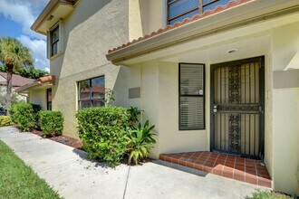 12212 Sag Harbor Ct in Wellington, FL - Building Photo - Building Photo