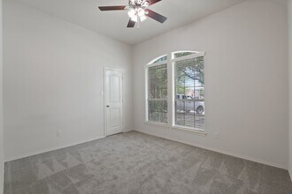 2707 Oak Pass Ct in Conroe, TX - Foto de edificio - Building Photo