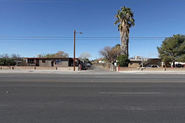 Desert Breeze Mobile Home Park in Tucson, AZ - Building Photo - Building Photo