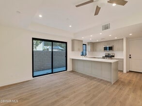 3190 Los Robles Rd in Thousand Oaks, CA - Building Photo - Building Photo