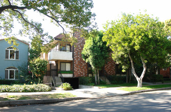 1207 N Columbus Ave in Glendale, CA - Building Photo - Building Photo