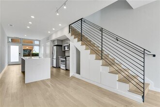 2002 E 7th St in Austin, TX - Building Photo - Building Photo