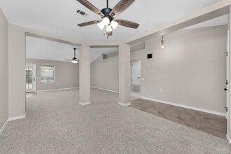 6463 Sailport Cove in Gulf Breeze, FL - Foto de edificio - Building Photo