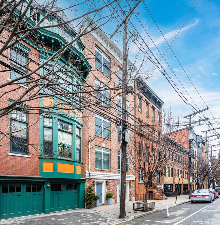 65 Jefferson St in Hoboken, NJ - Building Photo