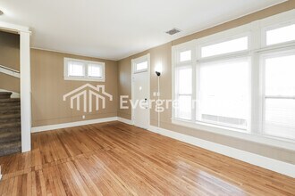 4215 Grant St in Omaha, NE - Building Photo - Building Photo