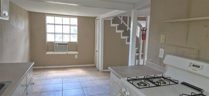 900 Mohawk Dr in Montgomery, TX - Building Photo - Building Photo