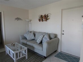 1255 Tarpon Center Dr in Venice, FL - Building Photo - Building Photo