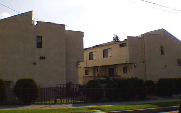 Pepper Glen Apartments in Pasadena, CA - Building Photo - Building Photo