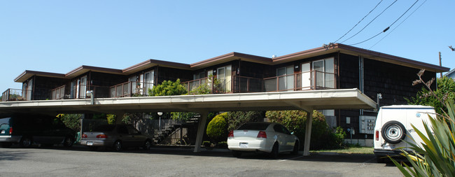 5927 Wenk in Richmond, CA - Foto de edificio - Building Photo