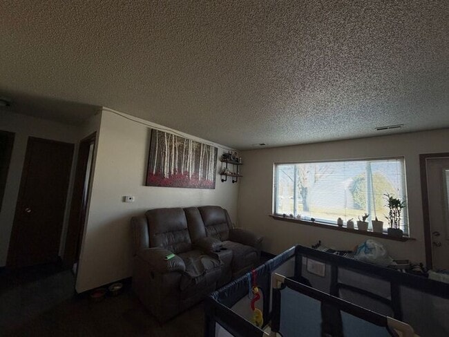 145 Sugar Creek Ln in North Liberty, IA - Building Photo - Building Photo