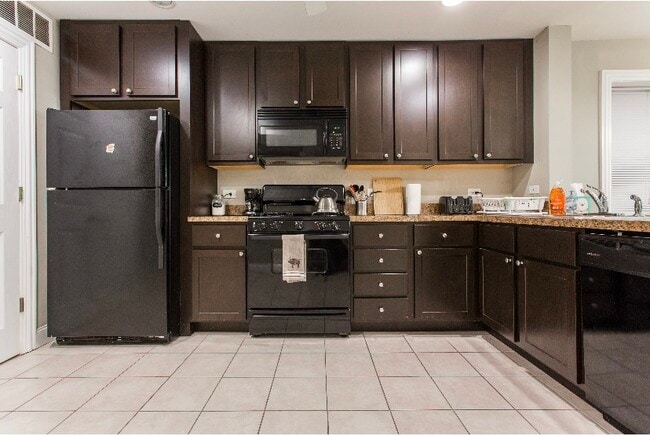 2124 N Lorel Ave, Unit Basement