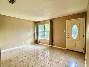 401 Philco Dr in Austin, TX - Building Photo - Building Photo