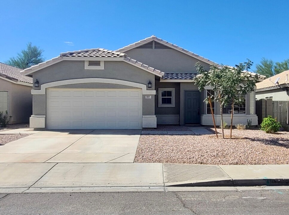 937 W Tremaine Ave in Gilbert, AZ - Foto de edificio