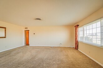 22157 Brimhall Rd in Bakersfield, CA - Building Photo - Building Photo