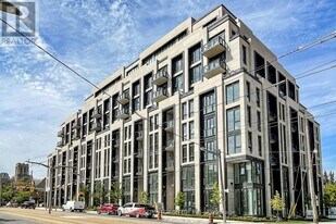 2 Forest Hill Rd in Toronto, ON - Building Photo