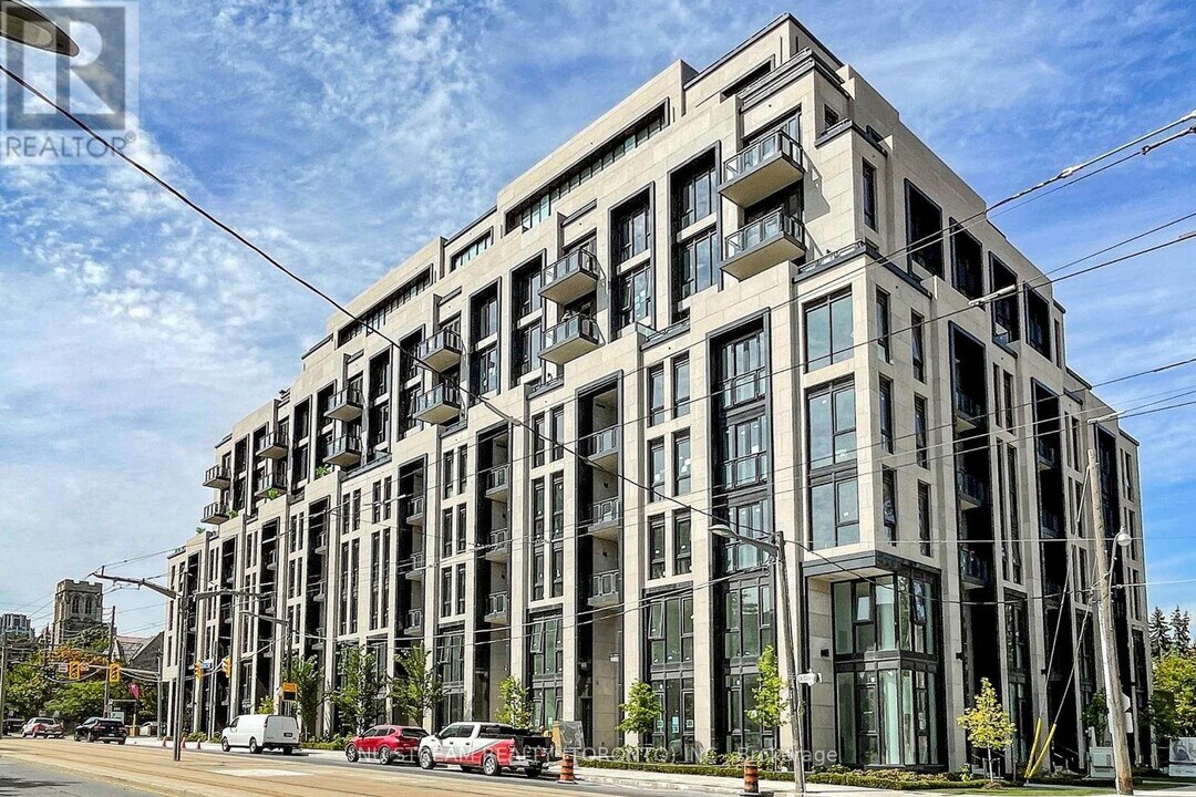 2 Forest Hill Rd in Toronto, ON - Building Photo