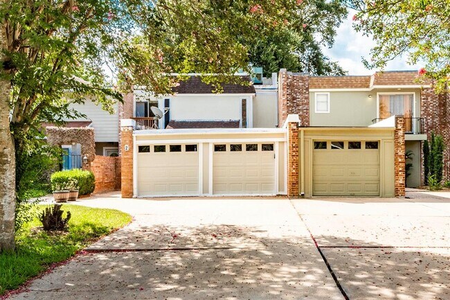 2 Dorado Dr