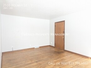 2510 Holmes St in Rockford, IL - Foto de edificio - Building Photo