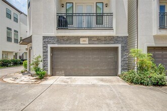 950 W 24th St in Houston, TX - Building Photo - Building Photo