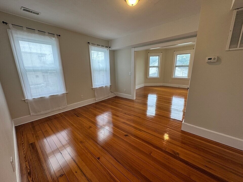 72 Forest St in Attleboro, MA - Building Photo