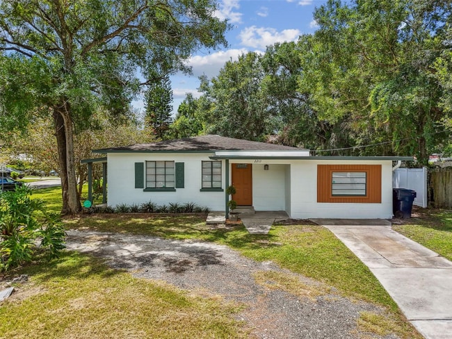 property at 2211 E Hanna Ave
