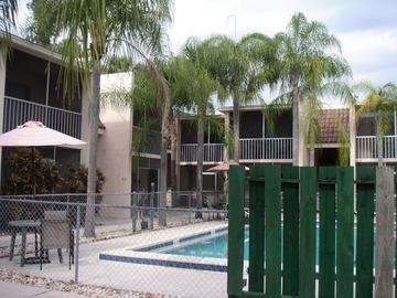 Pebble Court Apartments in Ft. Myers, FL - Building Photo - Building Photo