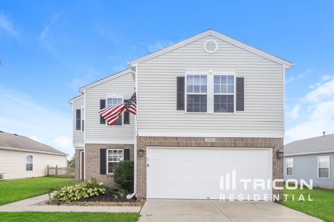 7713 Brandenburg Way in Indianapolis, IN - Building Photo