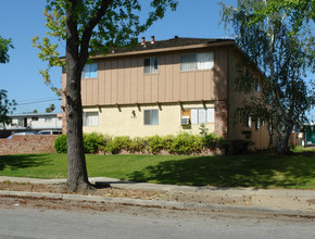 1623 Ontario Dr in Sunnyvale, CA - Building Photo - Building Photo