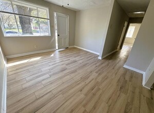 961 N Perkins Rd in Memphis, TN - Foto de edificio - Building Photo