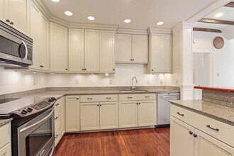 3027 Chestnut St, Unit 3027 in New Orleans, LA - Building Photo - Building Photo