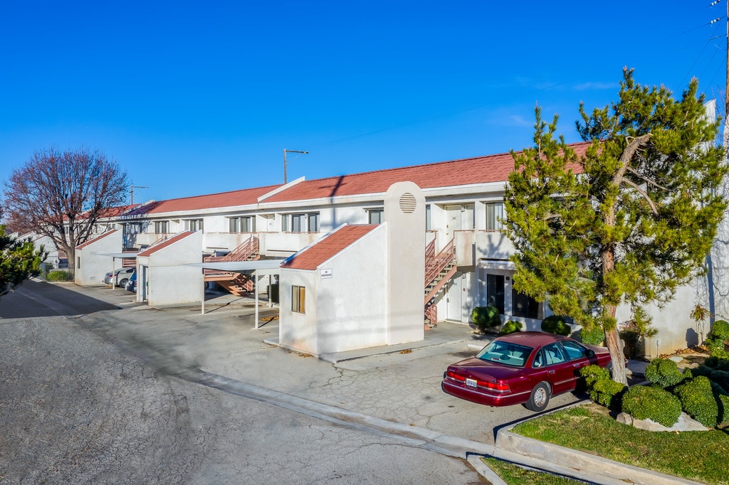 2 Bedroom Apartment In Lancaster Ca