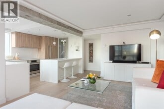 1238 Melville St in Vancouver, BC - Building Photo - Building Photo