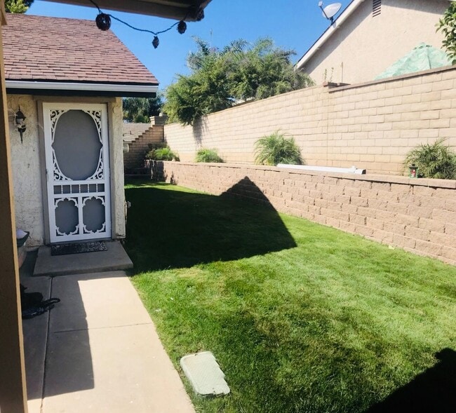 689 Hillcrest Dr in Camarillo, CA - Building Photo - Building Photo