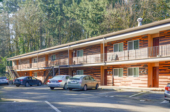 Forrest View Apartments in Portland, OR - Building Photo - Building Photo