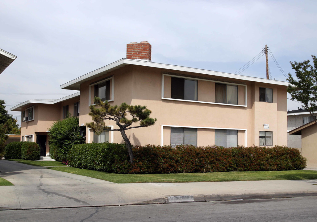 8713 5th St in Downey, CA - Building Photo