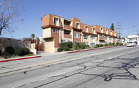 Sunset Ridge at La Crescenta in Glendale, CA - Foto de edificio - Building Photo