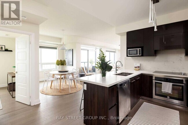 15-1715 Water Walk Dr in Markham, ON - Building Photo - Building Photo