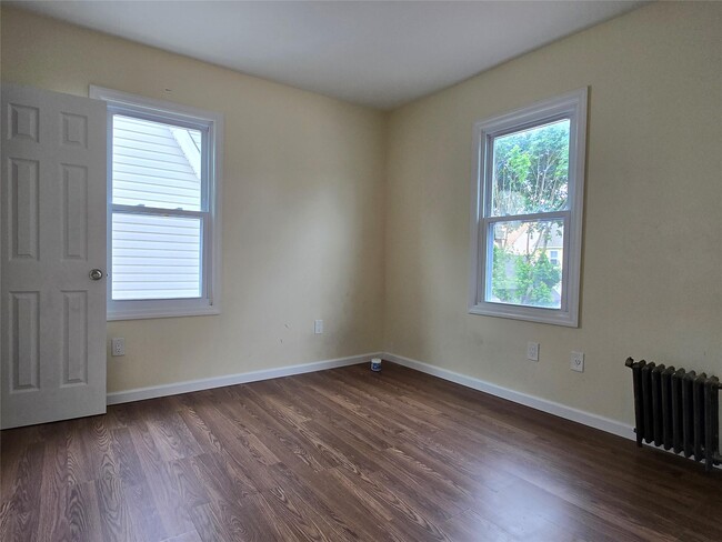 111-10 204th St in Queens, NY - Building Photo - Building Photo