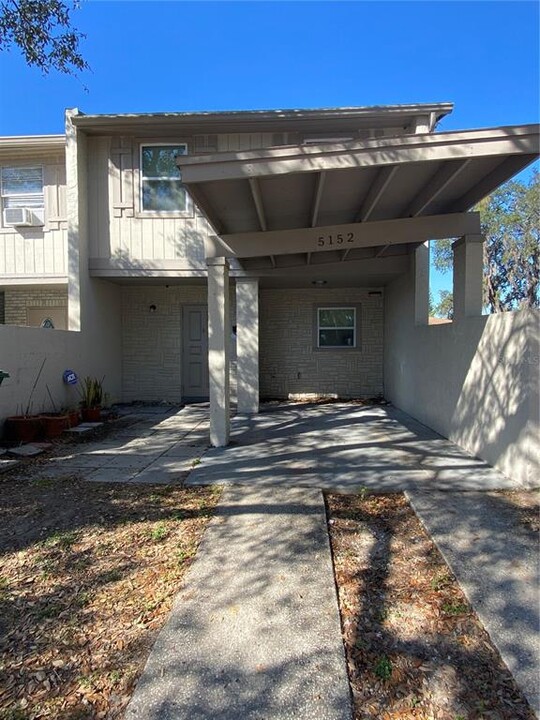 5152 Tennis Ct Cir in Tampa, FL - Building Photo