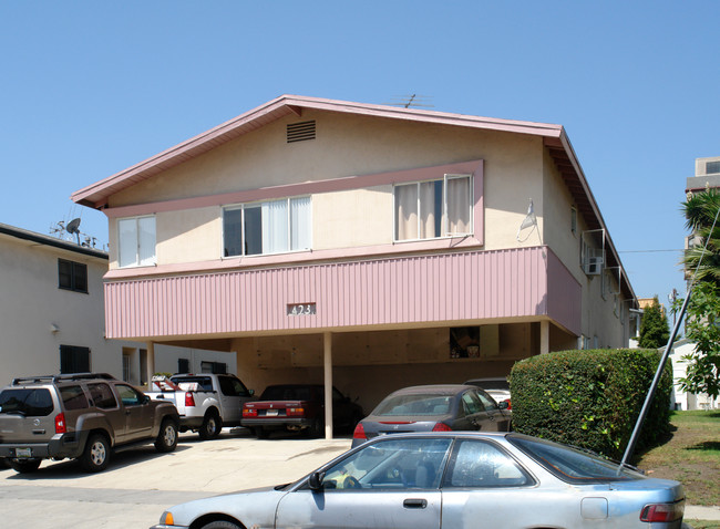 423 S Hamel Rd in Los Angeles, CA - Building Photo - Building Photo