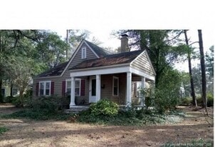 1813 Queen St in Fayetteville, NC - Building Photo