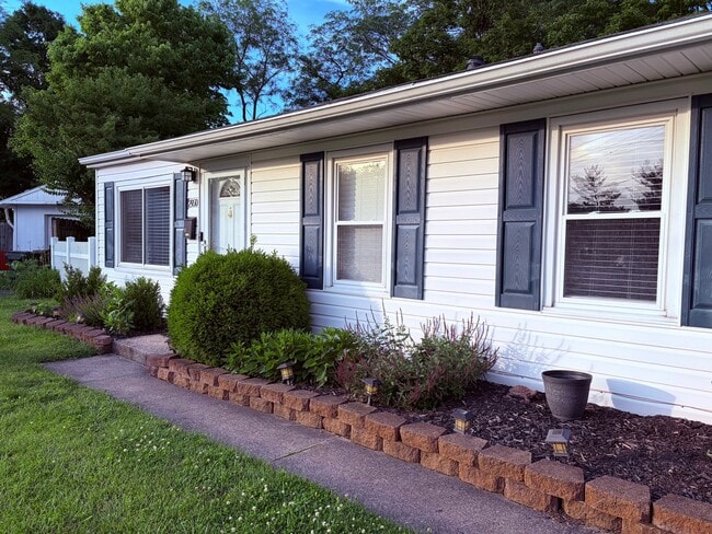 property at 2950 Laverne Dr