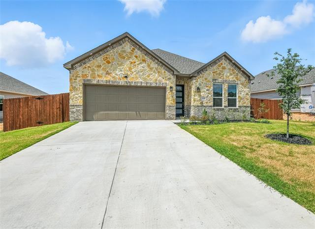 209 Rosemary Dr in Azle, TX - Building Photo