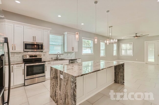 105 E Broad St in Tampa, FL - Foto de edificio - Building Photo