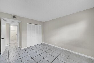 11607 NW 29th St, Unit 3B in Coral Springs, FL - Building Photo - Building Photo