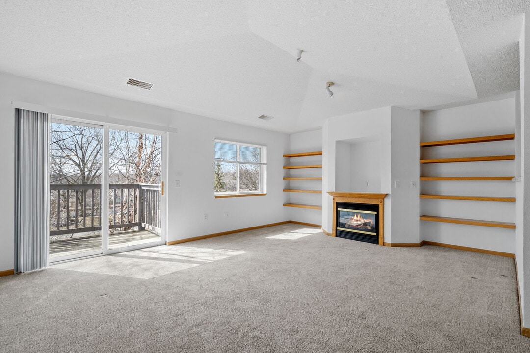 Boulder Ridge in Apple Valley, MN - Foto de edificio