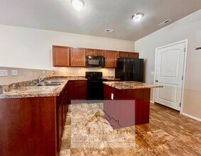 1817 Final View Aly in Colorado Springs, CO - Building Photo - Building Photo
