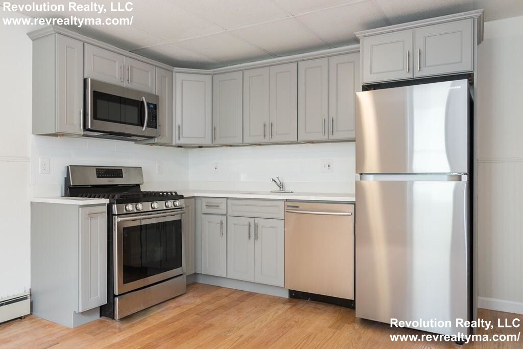 27 Pinckney, Unit 1 in Somerville, MA - Building Photo