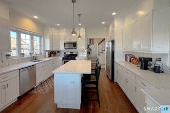 860 Oldfield Road in Fairfield, CT - Building Photo - Building Photo