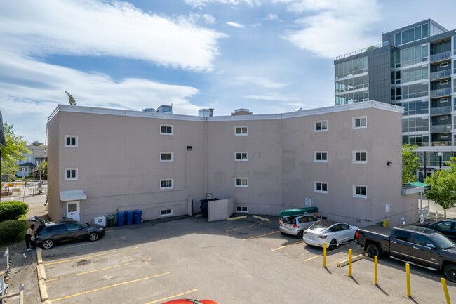 Kensington Landing in Calgary, AB - Building Photo - Building Photo